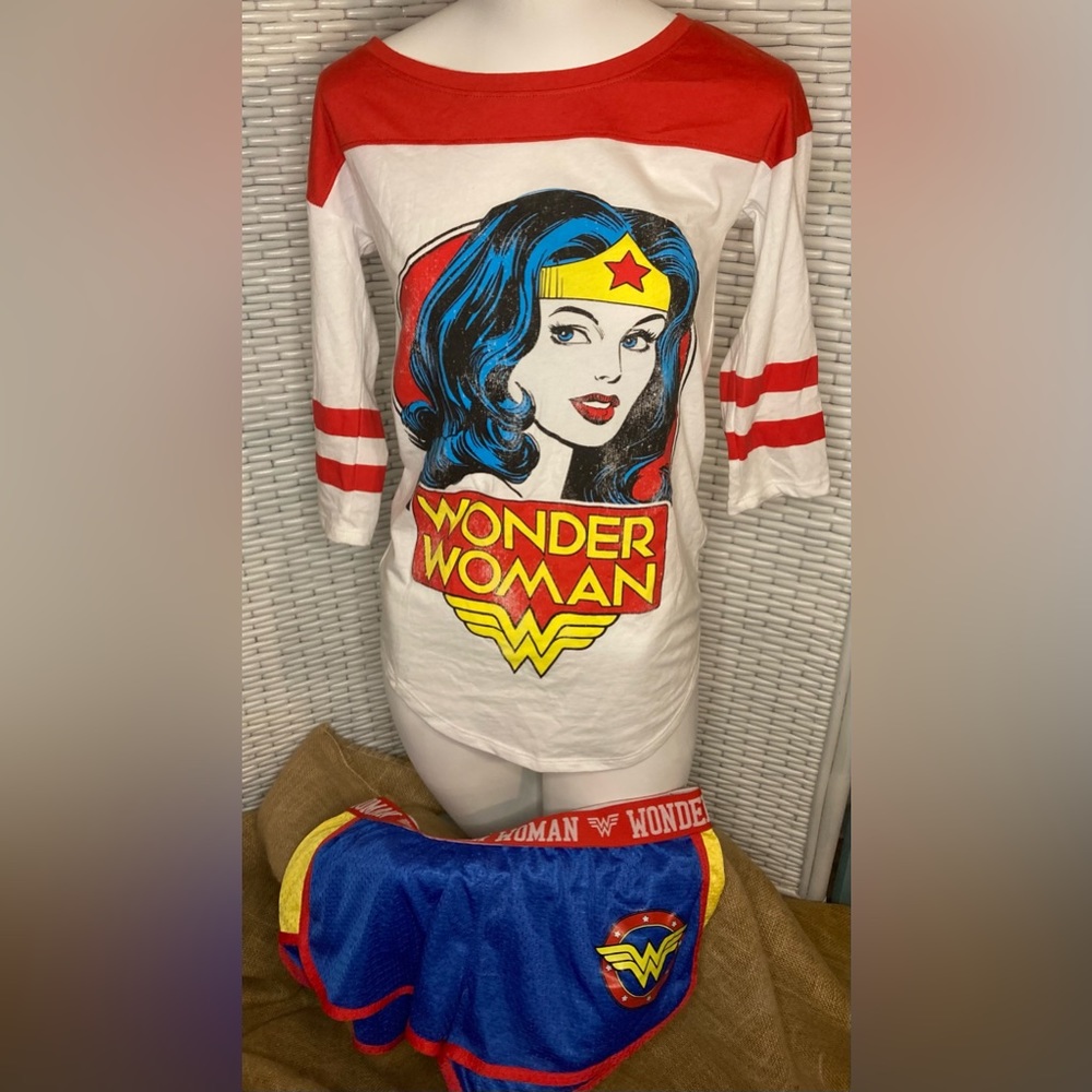 DC Comics Wonder Woman vintage looking shirt *NEW w/o tags
